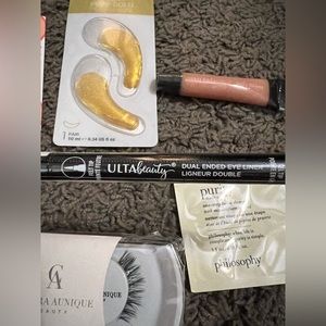 Bundle makeup . New